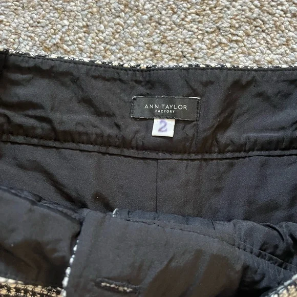 NWOT ANN TAYLOR Factory Tweed Fringe Shorts - Picture 3 of 6